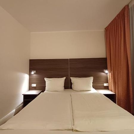 Hotel Ariana Koeln Экстерьер фото