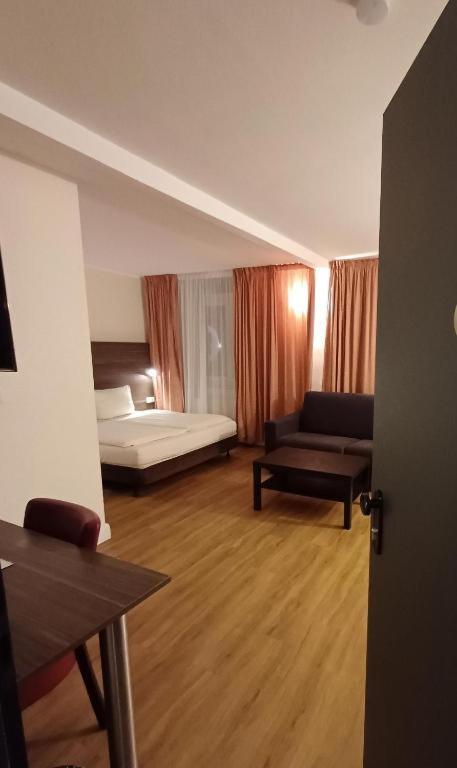 Hotel Ariana Koeln Экстерьер фото